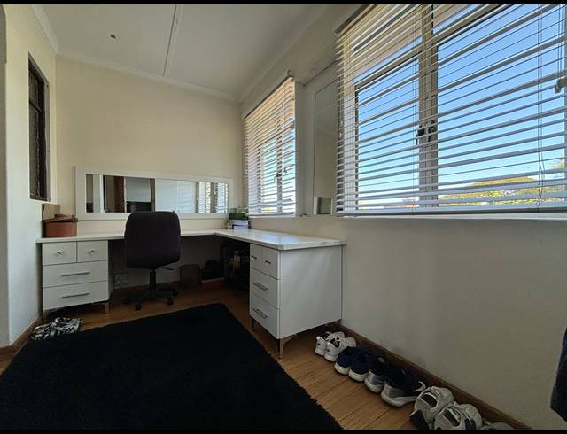 1.5 BEDROOM FLAT FOR SALE IN GLENWOOD